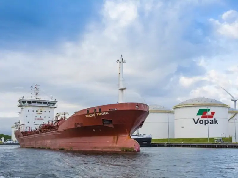 Vopak schip en terminal